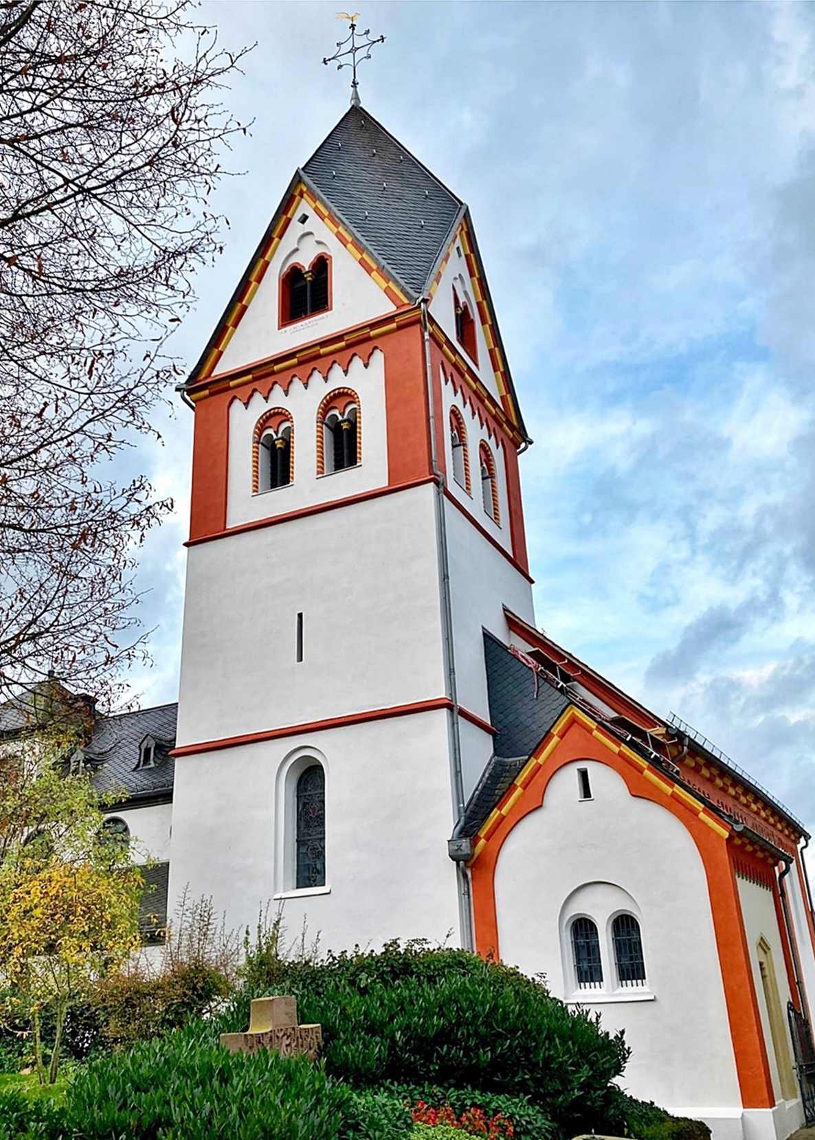 Kirche St. Martinus von außen, Blick auf den Kirchturm